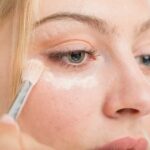 Orangener Concealer hilft bei starken Augenringen